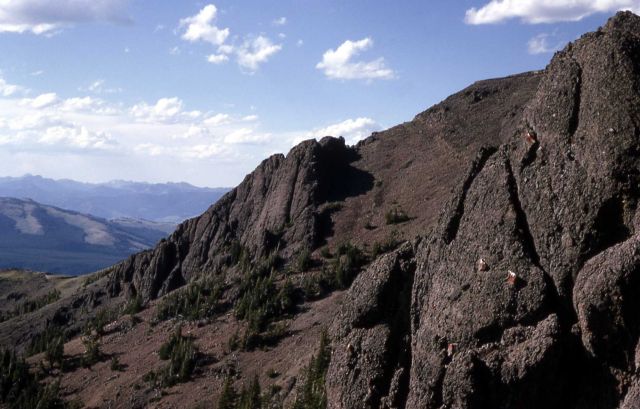 Outcrop on Mt Washburn - Geology Picture