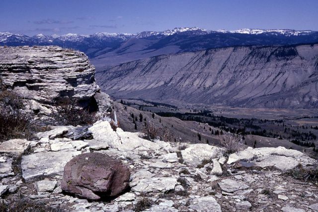 Glacial erratic on the travertine of Terrace Mountain - Geology - Glacial Picture