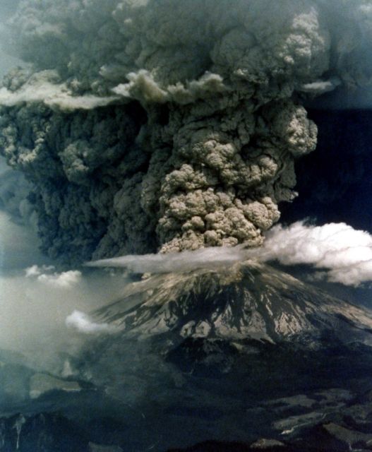 Great eruption of Mt St Helens, 2 PM, May 18, 1980 - Volcanics Picture