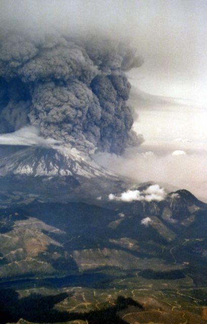 Mt St Helens eruption as seen from the south Picture