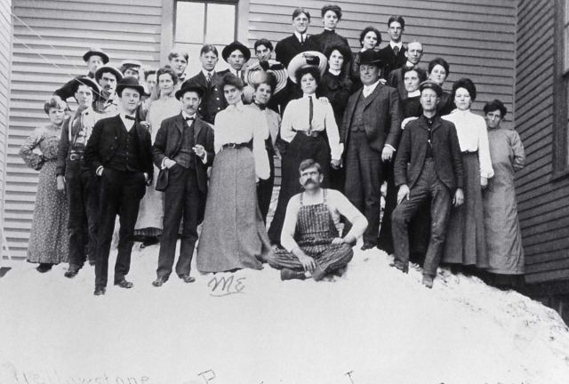 Lake Hotel employees Picture