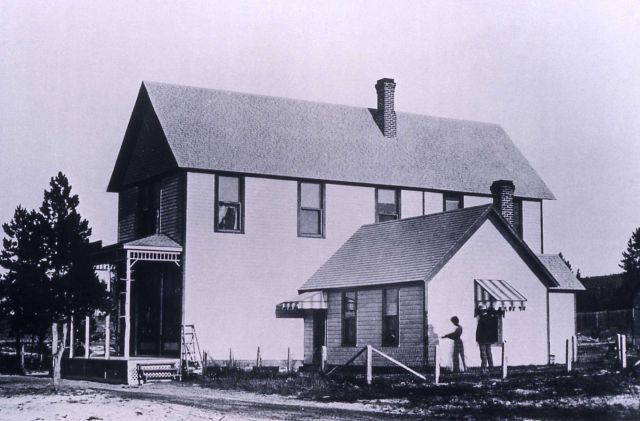 Klamer store at Upper Geyser Basin prior to 1907 Picture