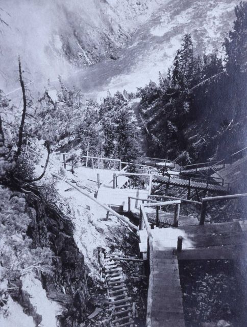 Uncle Tom's Trail (wooden stairway into Grand Canyon) Picture