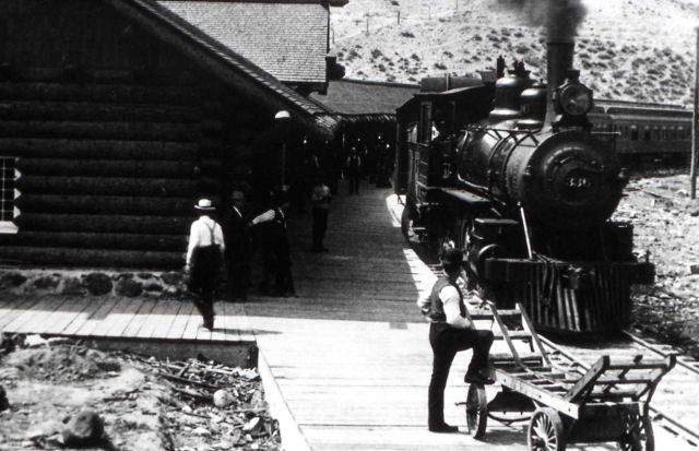 Gardiner train depot Picture