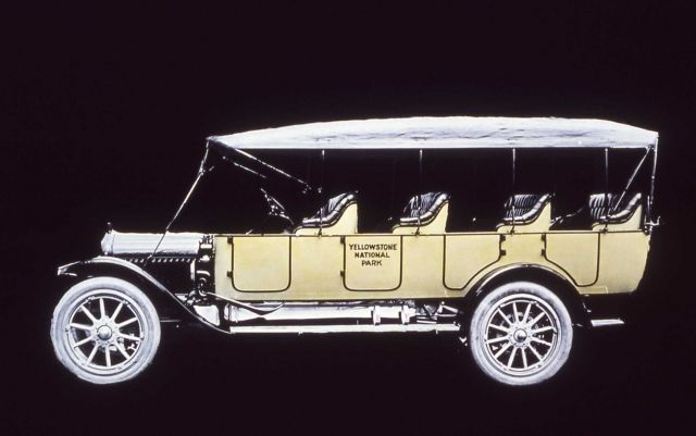 Illustration of Yellowstone National Park vehicle Picture