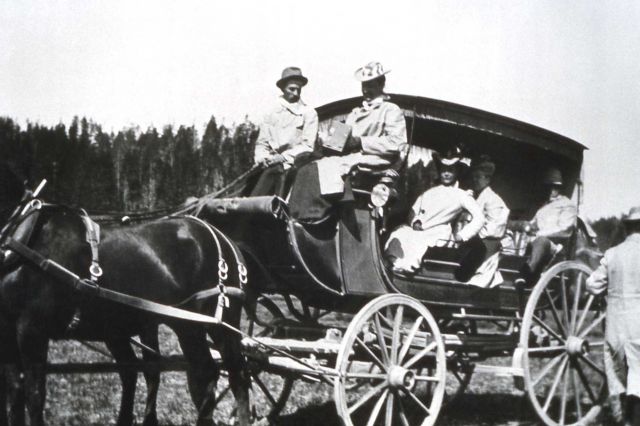 Open coach with visitors Picture