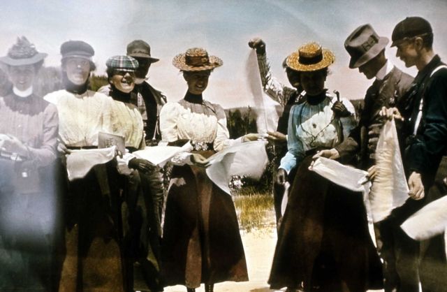 Early tourists at Handkerchief Pool Picture
