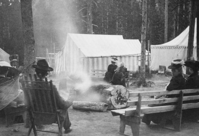 Tourists at Wylie camp campfire Picture