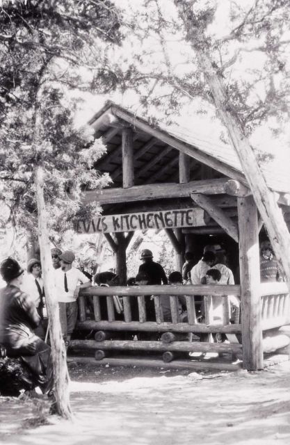 Devil's Kitchenette, Mammoth Hot Springs Picture