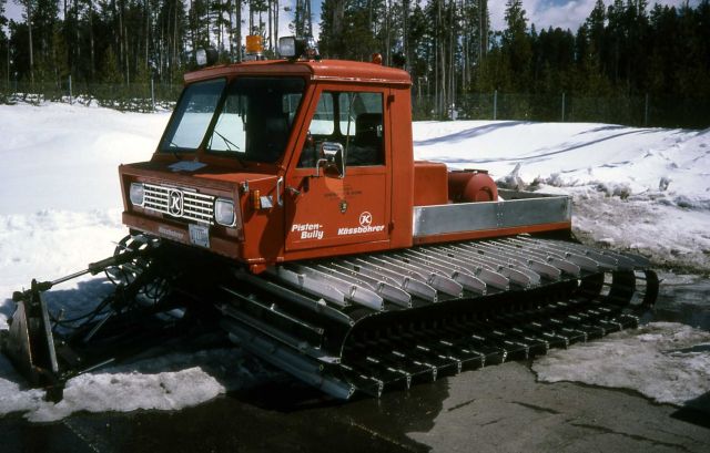 Snow grooming machine Picture