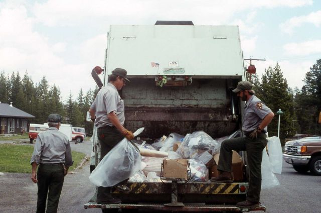 Garbage crew in the Lake area Picture