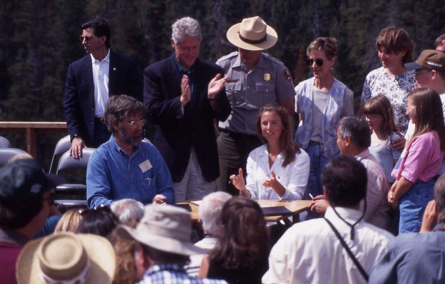 President Clinton, Superintendent Finley - New World Mine buyout Picture