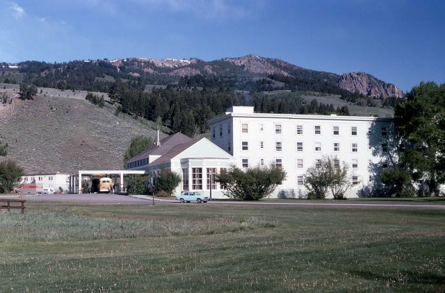 Mammoth Motor Inn Picture