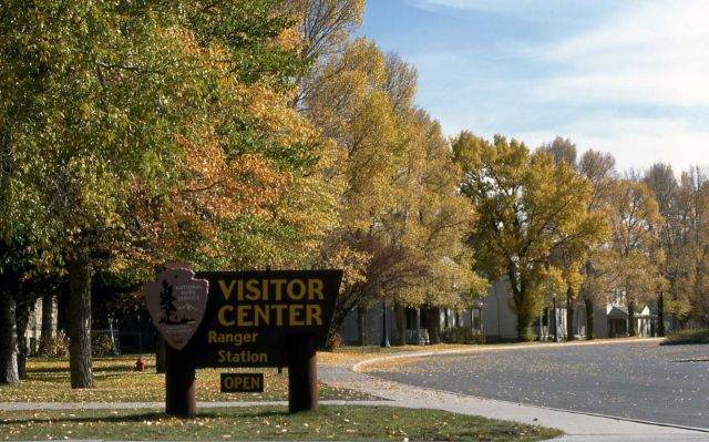 Albright Visitor Center at Mammoth Hot Springs Picture
