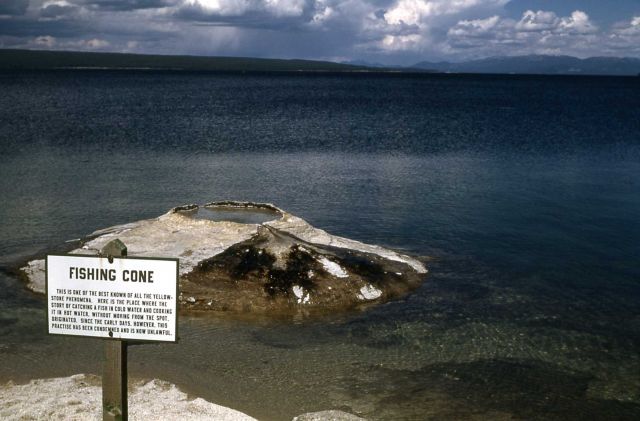 Fishiing Cone - old style sign Picture