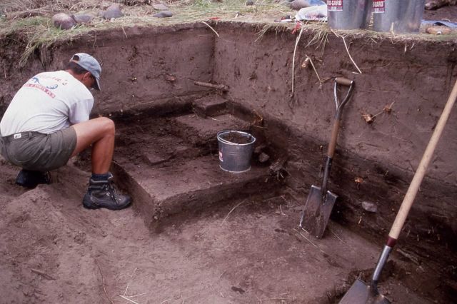 Pelican Lake excavation, Wyoming/Montana border, Black Canyon of the Yellowstone - History - Indians Picture