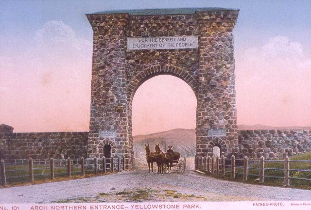 Postcard of the Roosevelt Arch at the north entrance Picture