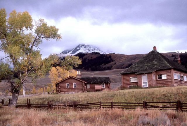 Lamar Ranger Station Picture