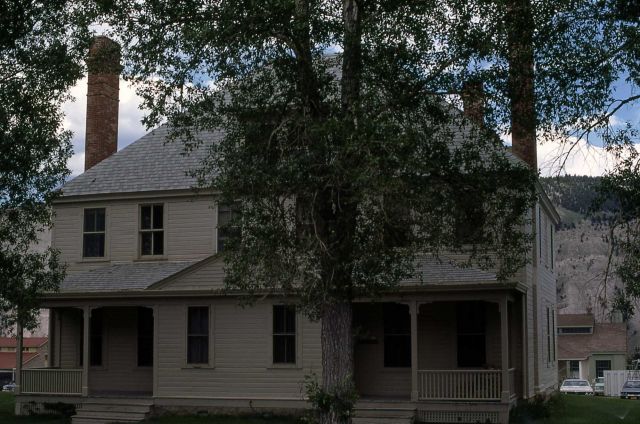 Double Officer's Quarters at Fort Yellowstone Picture