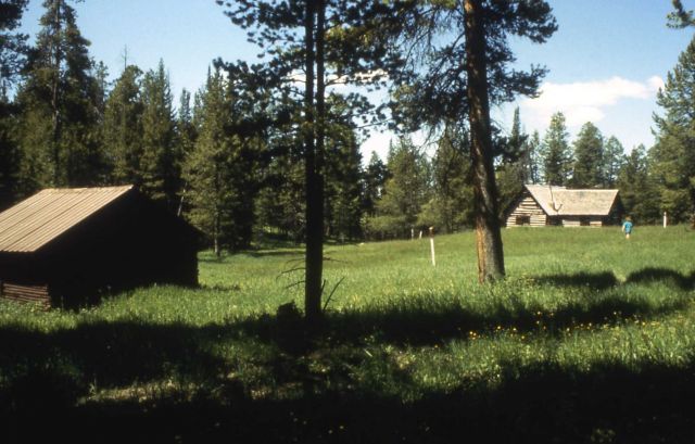 Crevice patrol cabin Picture