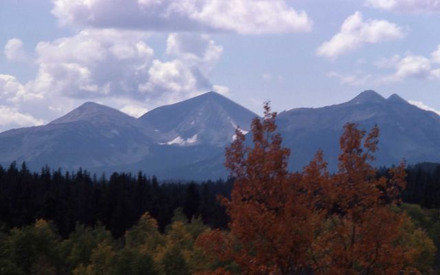 Trilobite Point, Mt Holmes & Dome Mountain Picture