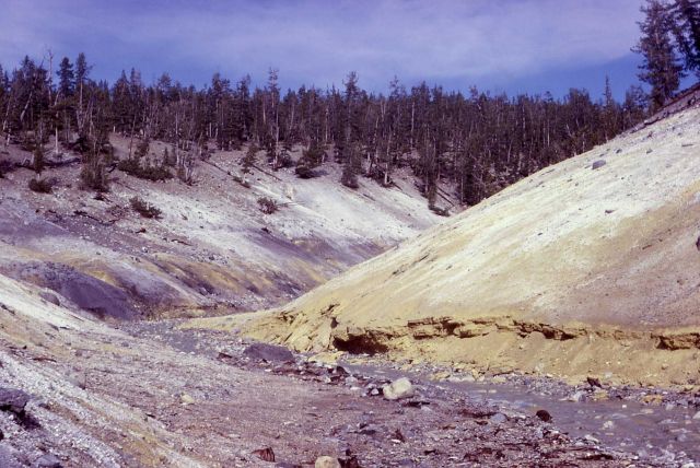 Brimstone Basin - sulphur beds Picture