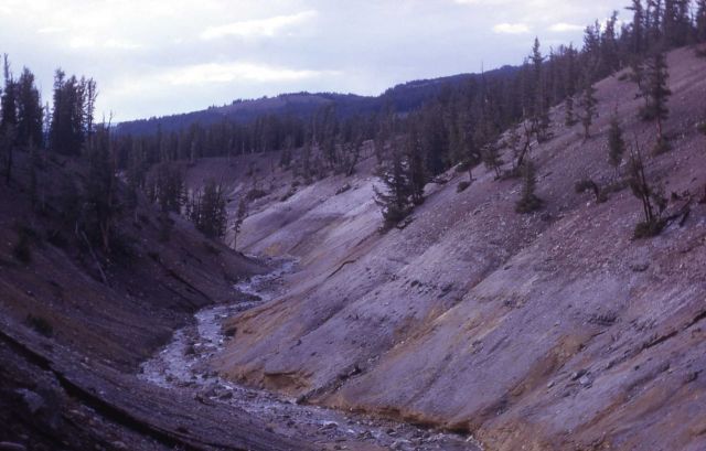 Brimstone Basin - sulphur deposits Picture