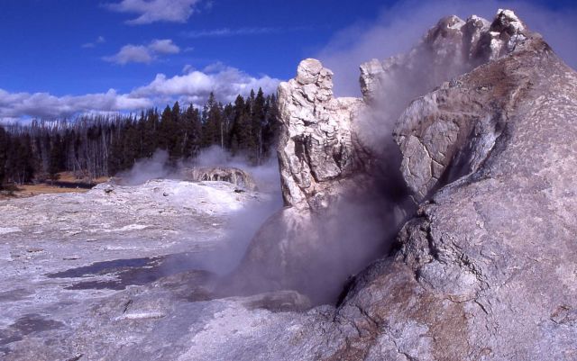 Giant Geyser - Upper Geyser Basin Picture