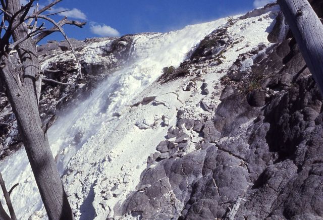 New Blue Spring - Mammoth Hot Springs Picture