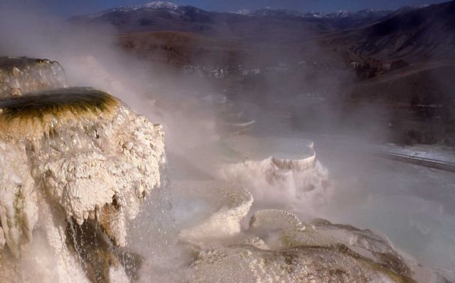 Jupiter Terrace - Mammoth Hot Springs Picture