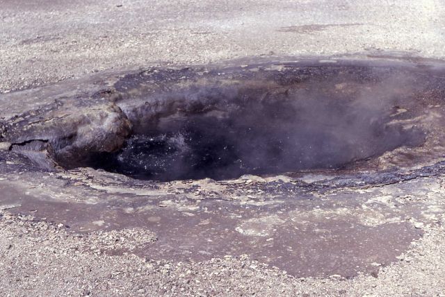 Medussa Spring - Hot Springs, Norris Geyser Basin Picture