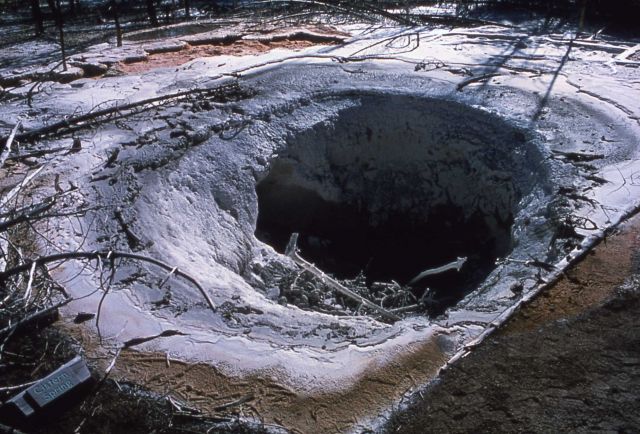 Cistern Spring empty after March 1978 Steamboat eruption - Hot Springs, Norris Geyser Basin Picture