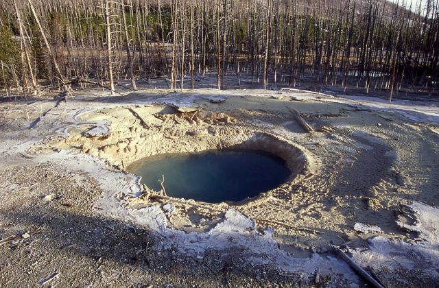 Cistern Spring emptying after May 2, 2000 Steamboat eruption - Hot Springs, Norris Geyser Basin Picture