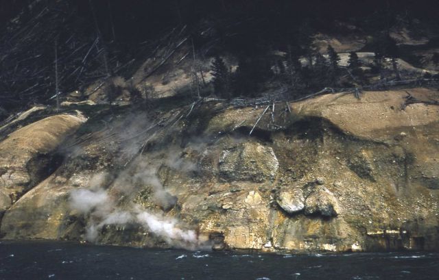 Hot spring in the canyon wall - Seven Mile Hole Picture