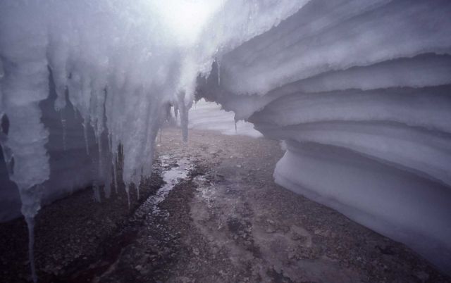Ice cave - Lone Star Geyser Picture