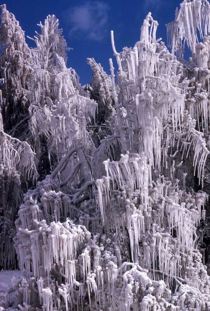 Ice formations from thermal steam Picture