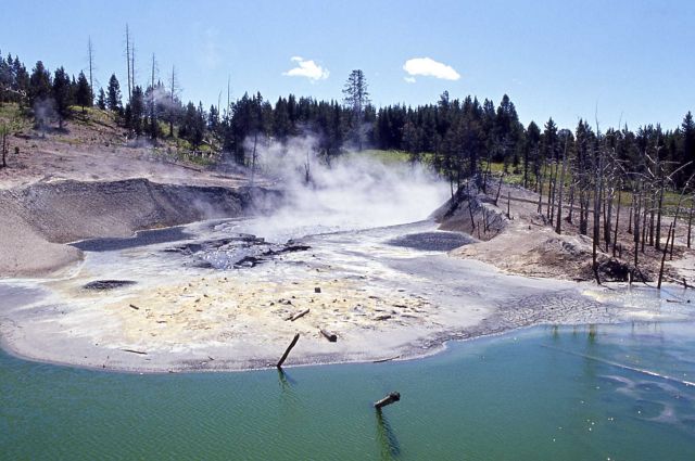 Black Dragon's Cauldron - Mud Pots, Mud Volcano area Picture