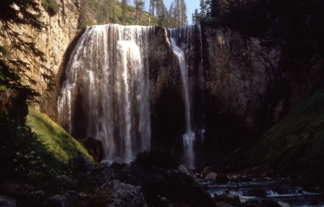 Dananda Falls Picture