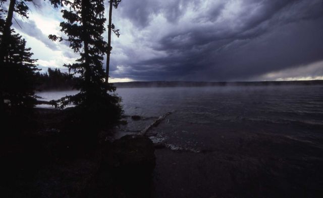 Lewis Lake Picture