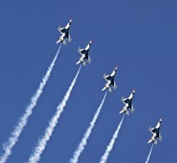 F-16 Fighting Falcons - Milwaukee air show Photo