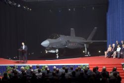 F-35 Lightning II - Lightning II makes its debut Photo