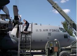 C-130 - Engine change Image