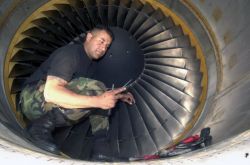 C-17 Globemaster lll - Engine fix Image