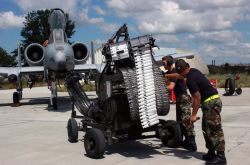 A-10 Thunderbolt II - Loading assembly Image