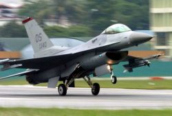 F-16 - U.S., Singaporean Airmen train together Image