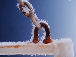 Rime ice on padeye, chain, and shackle. Image