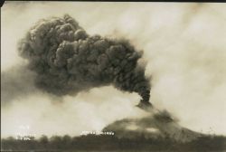 Mount Mayon in eruption on July 21, 1928. Image