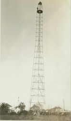 A 130-foot steel Bilby tower Image