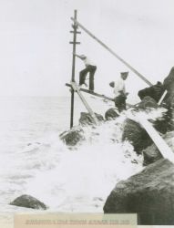 Establishing a field portable automatic tide gauge. Image