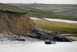 Leveling tide staff. Image